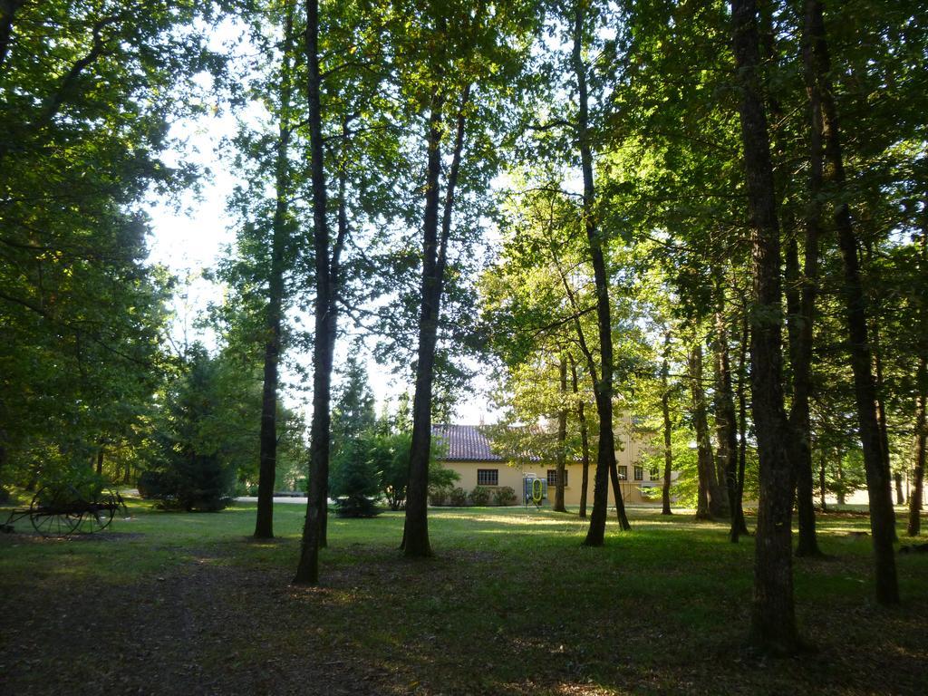 Maison De Vacances Macou 2 Capdrot Esterno foto