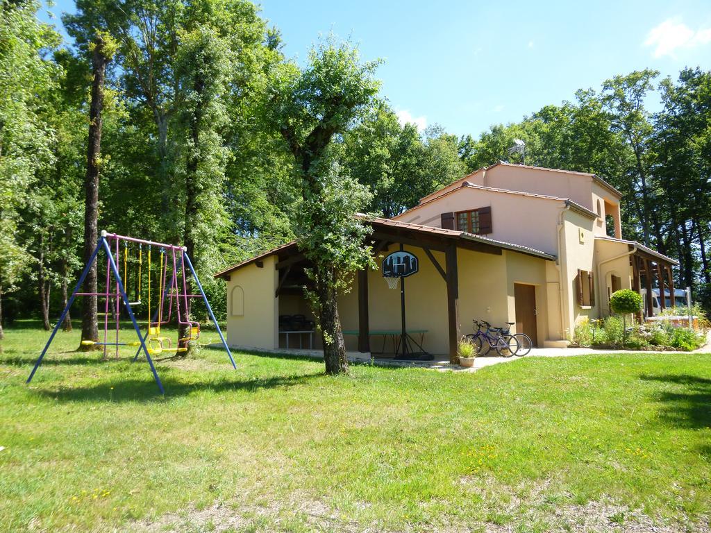 Maison De Vacances Macou 2 Capdrot Esterno foto
